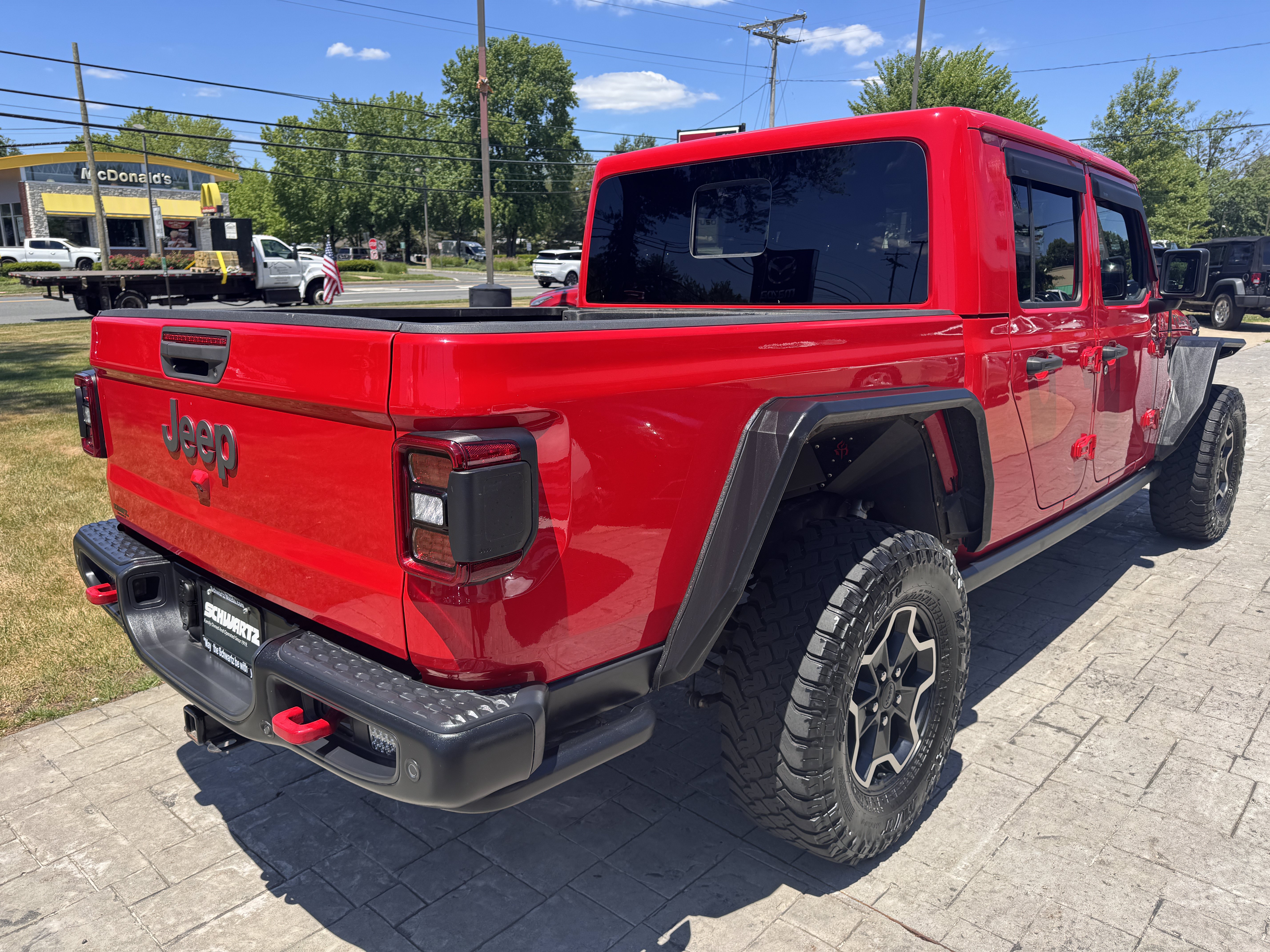 Used 2021 Jeep Gladiator Rubicon AWD/4WD image 12