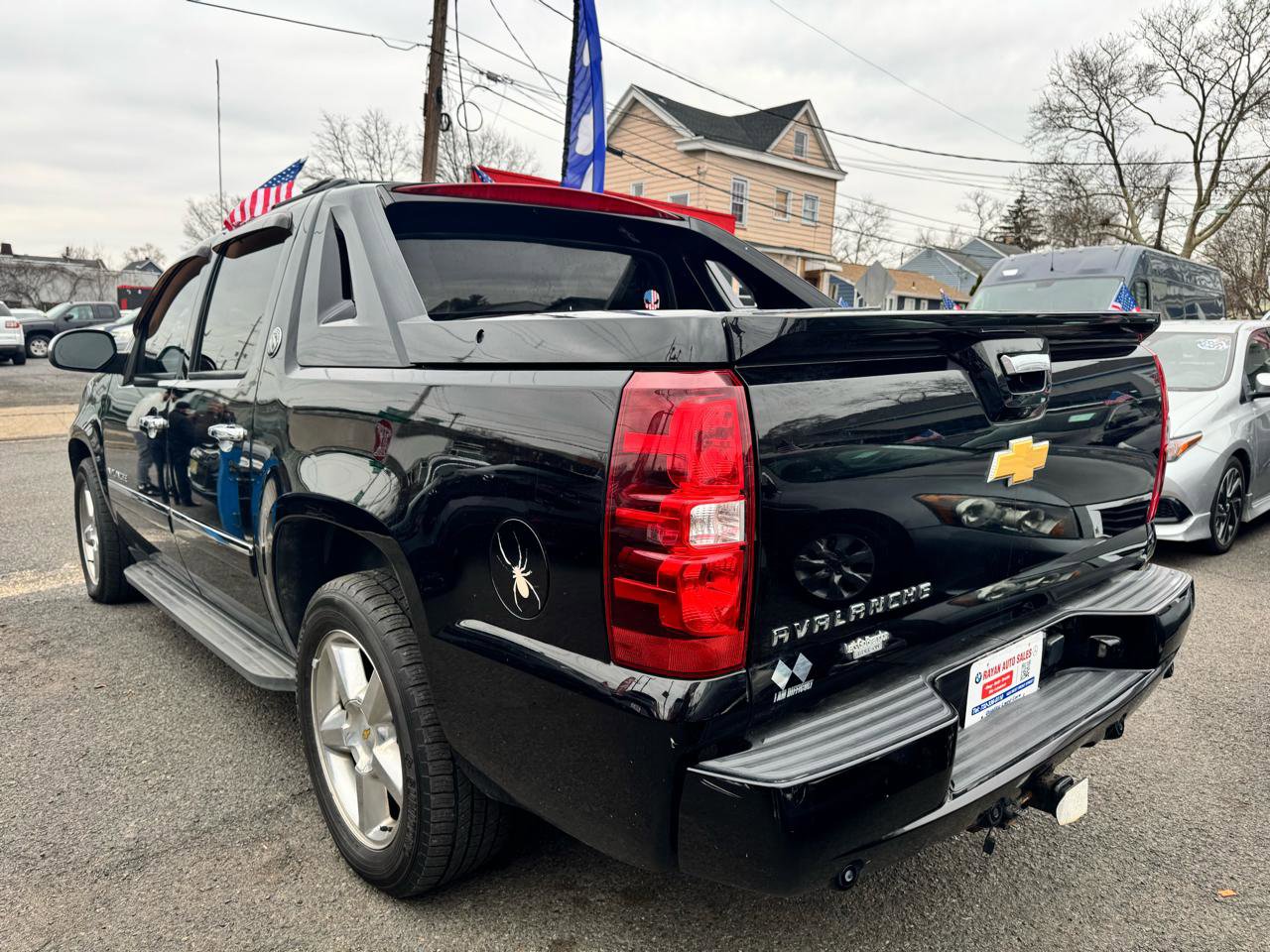 Used 2013 Chevrolet Avalanche LTZ image 6