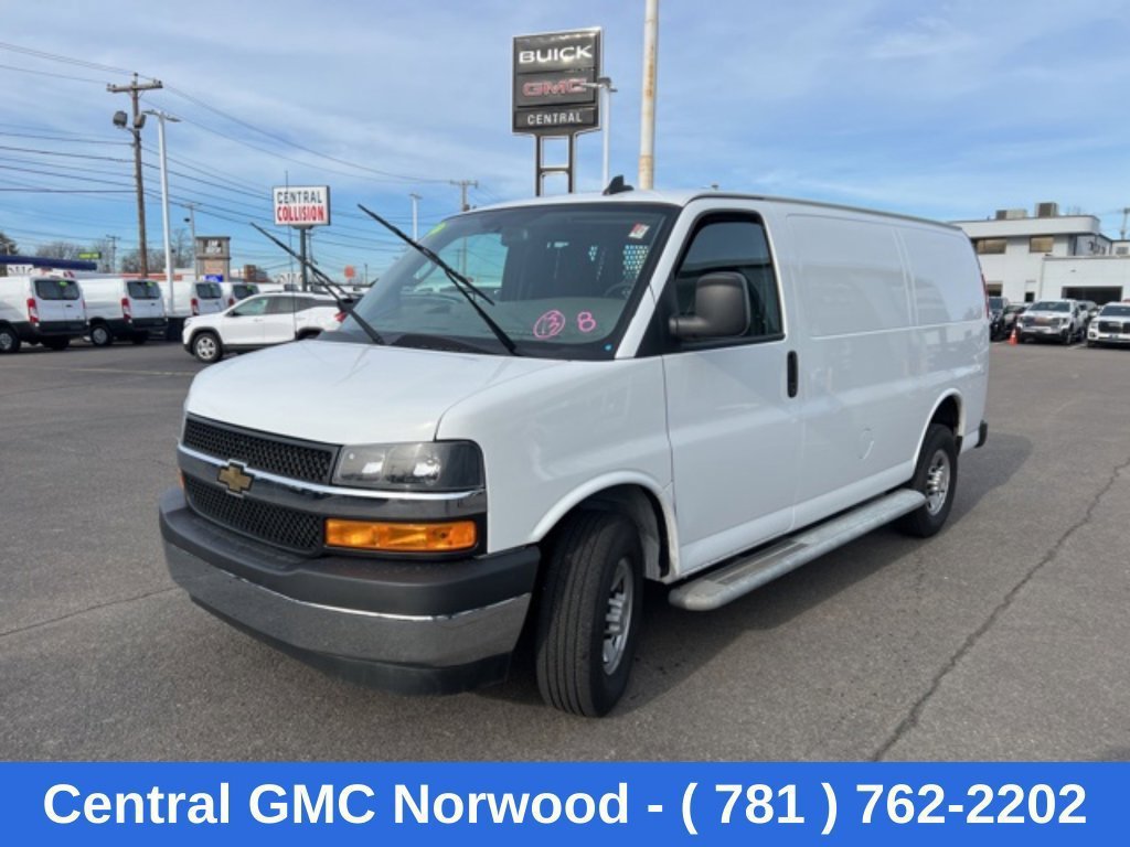 Used 2025 Chevrolet Express 2500 w/ Driver Convenience Package RWD image 3