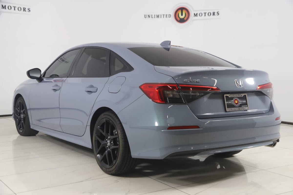 Used 2023 Honda Civic Sport image 4
