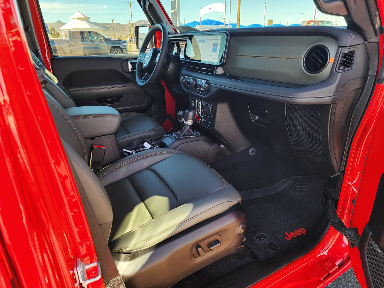 Used 2025 Jeep Gladiator Mojave AWD/4WD image 19
