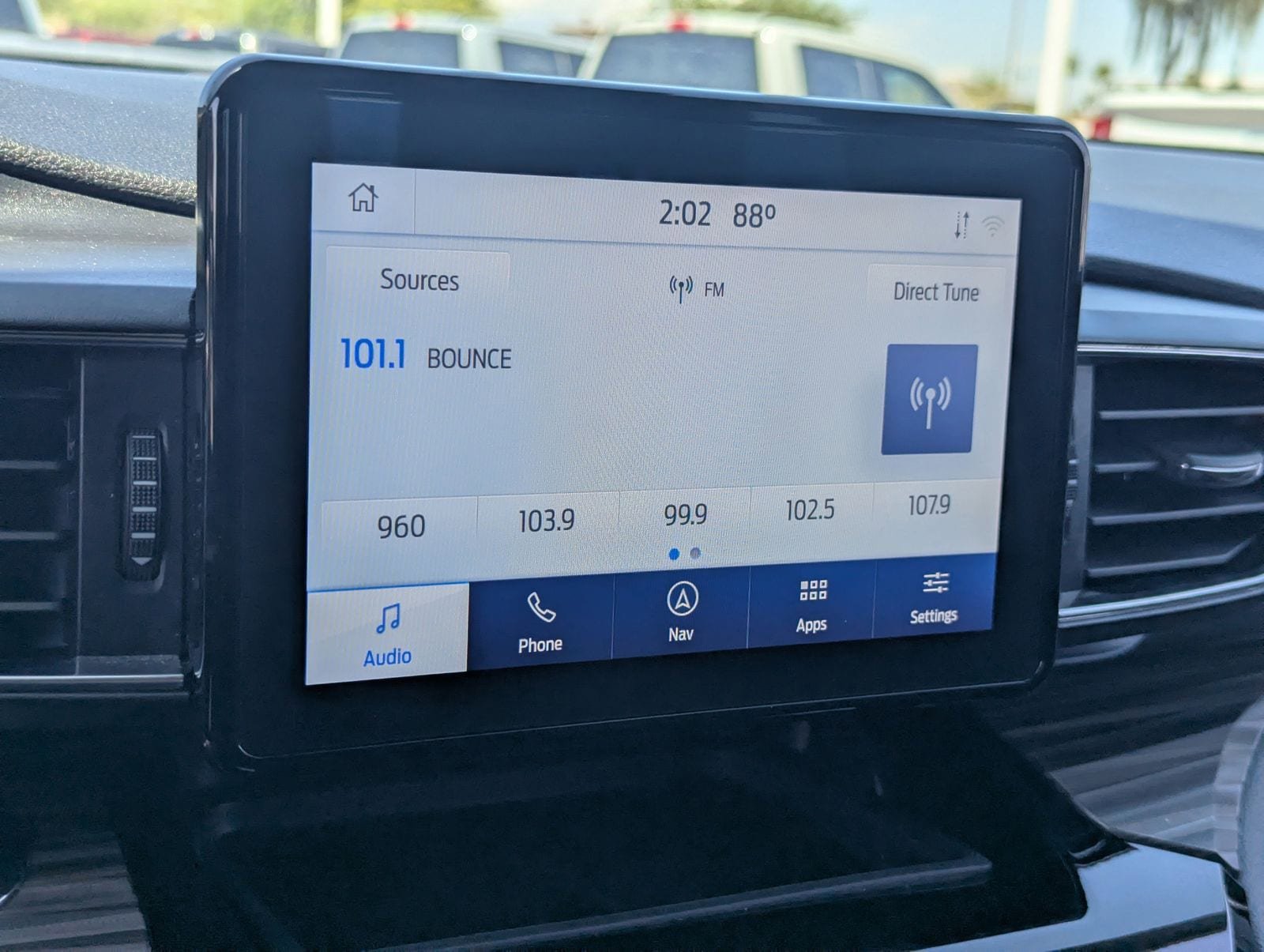 Used 2021 Ford Explorer Limited w/ Equipment Group 301A AWD/4WD image 22