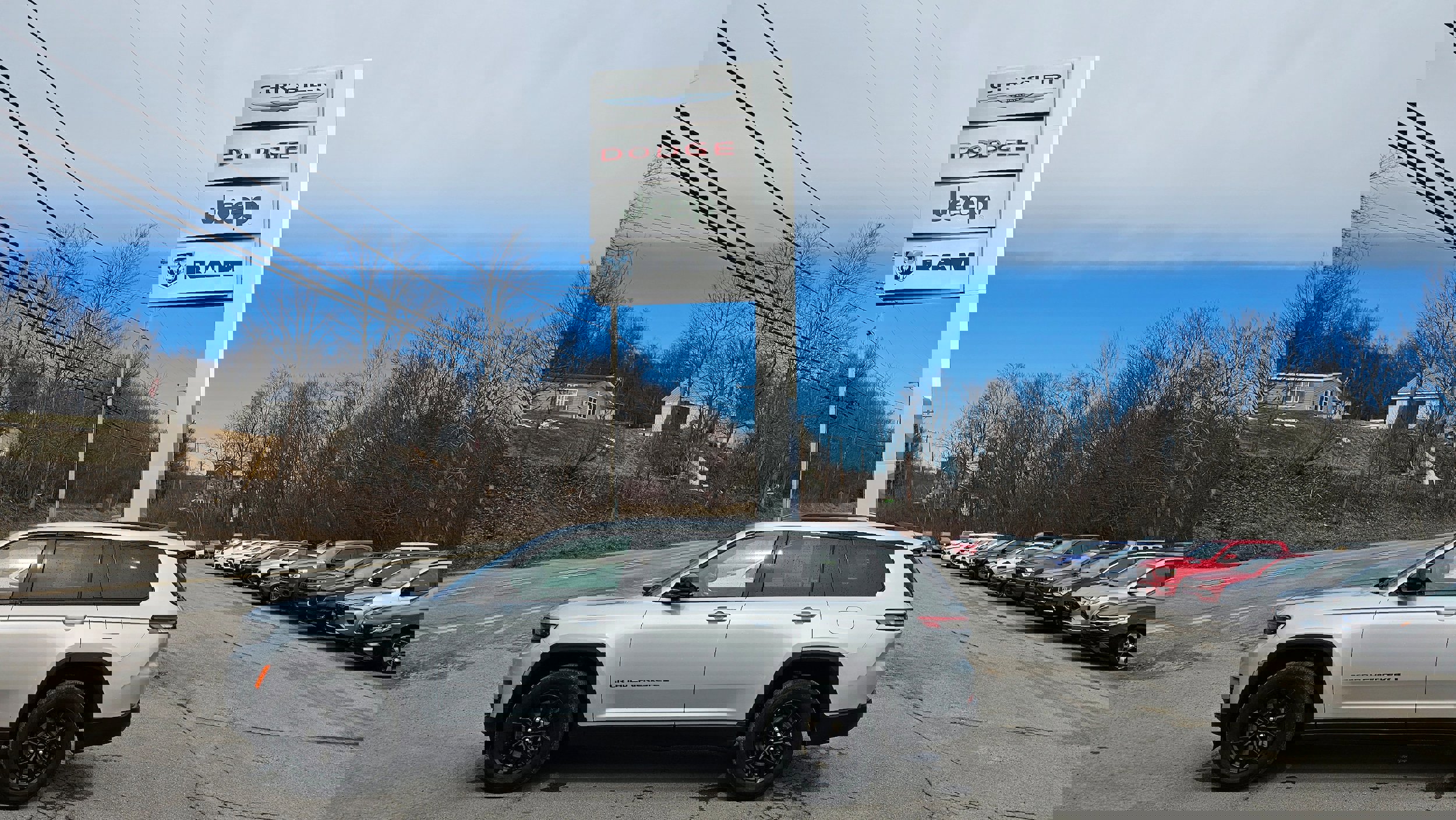 Used 2024 Jeep Grand Cherokee L Laredo image 37