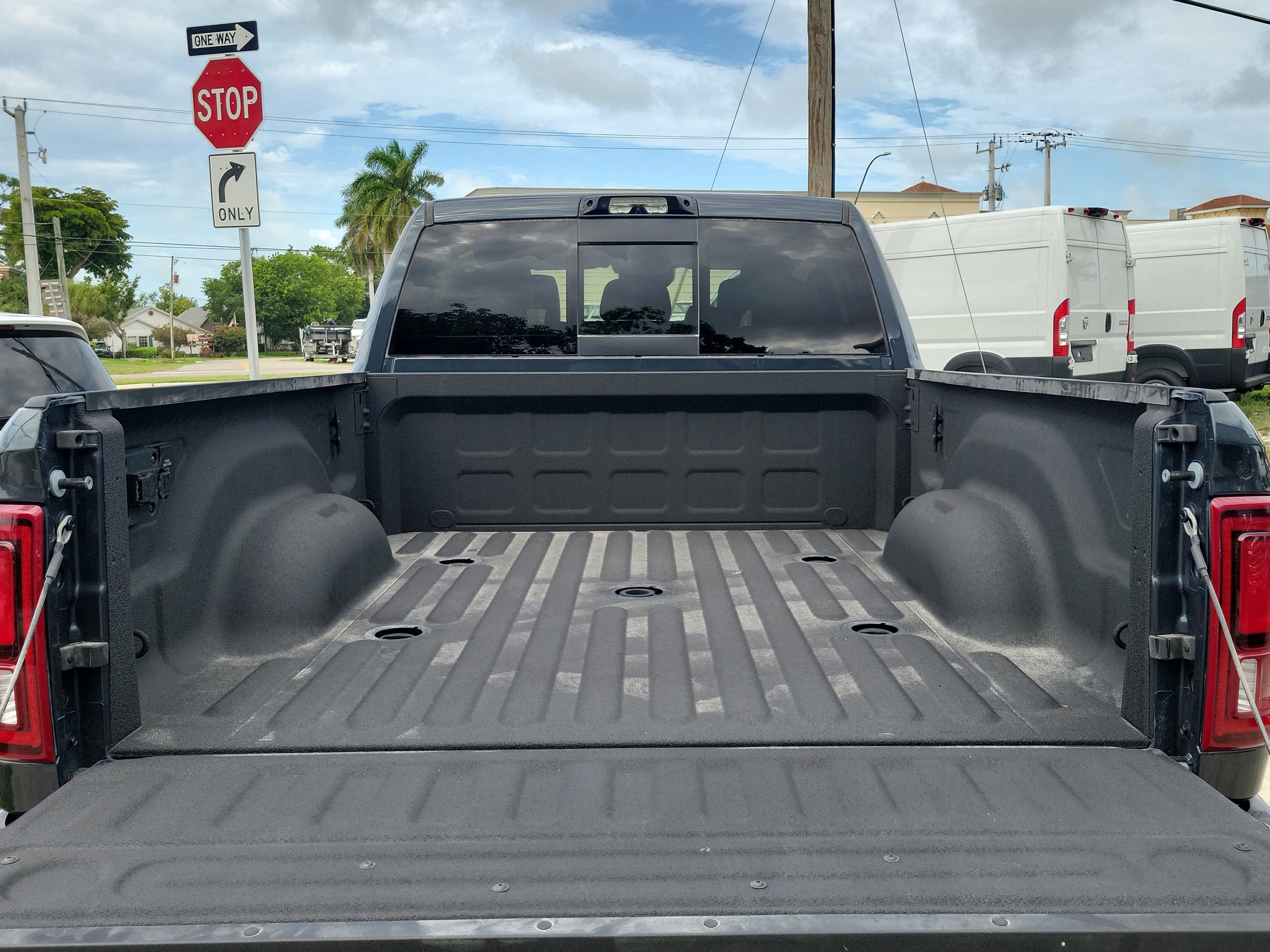 New 2026 RAM 2500 Limited AWD/4WD image 10