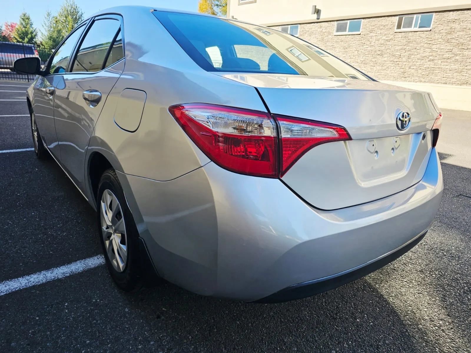 Used 2016 Toyota Corolla L image 3
