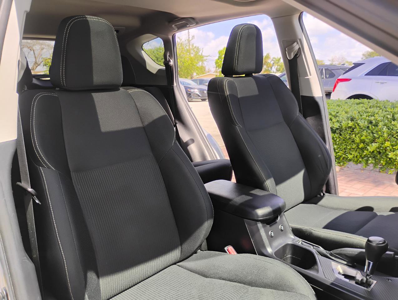 Used 2014 Toyota RAV4 XLE AWD/4WD image 45