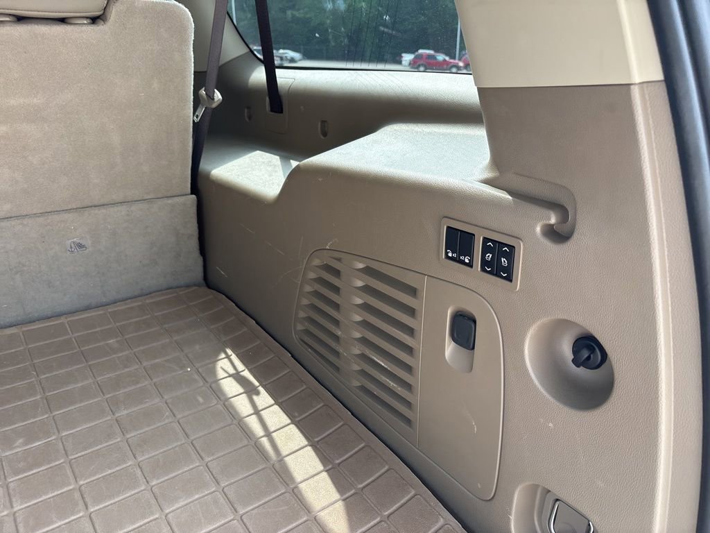 Used 2019 Chevrolet Suburban LT w/ Texas Edition Package RWD image 26