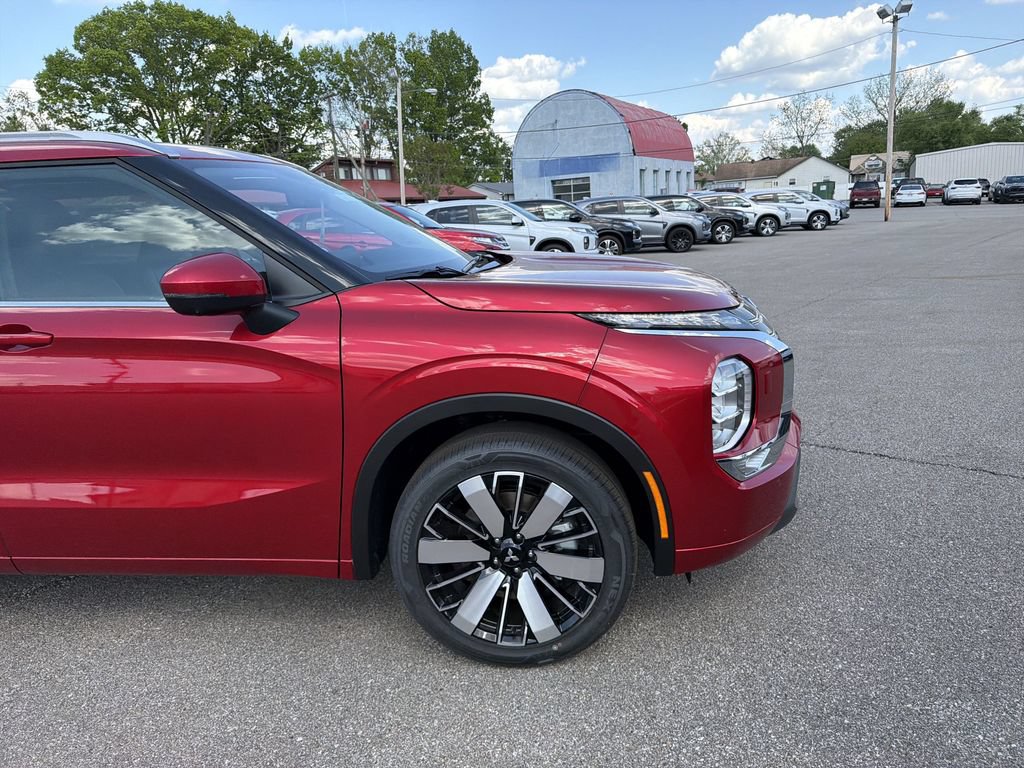 New 2026 Mitsubishi Outlander SEL AWD/4WD image 2