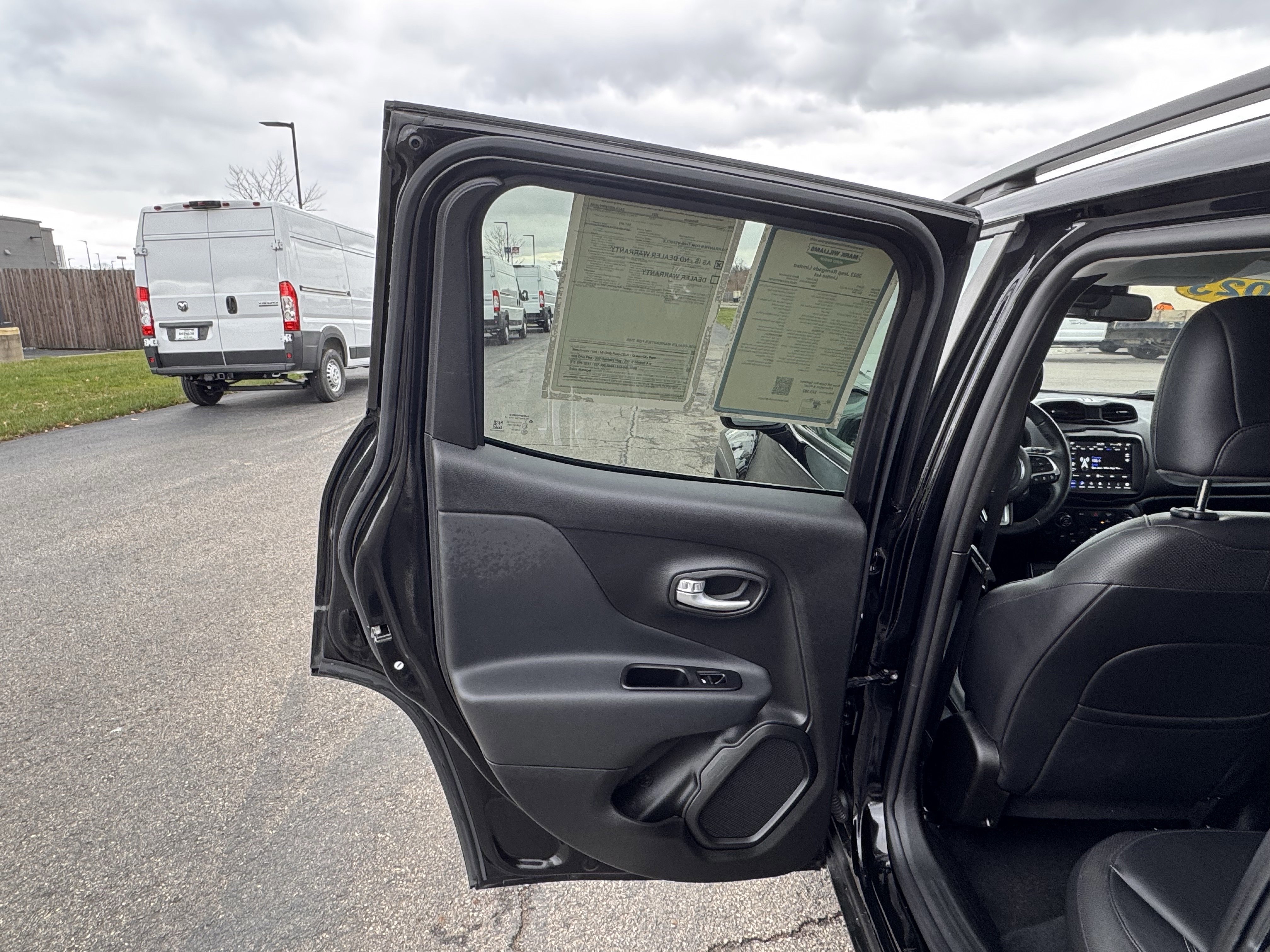 Used 2023 Jeep Renegade Limited image 24