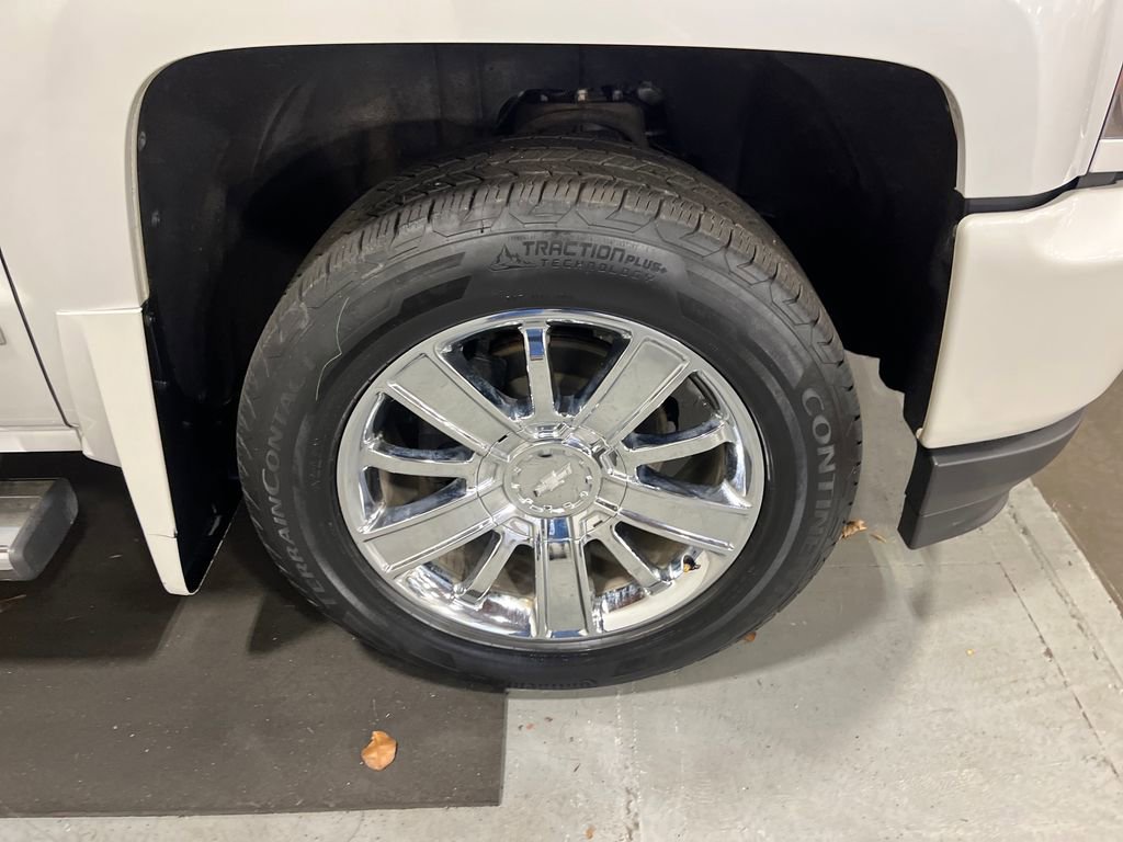 Used 2018 Chevrolet Silverado 1500 High Country image 33
