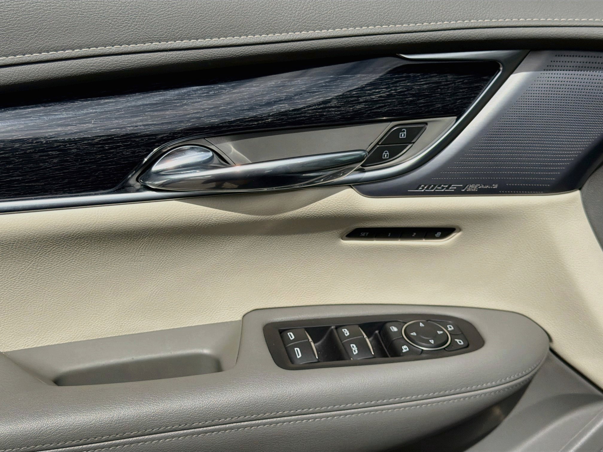 Certified 2024 Cadillac XT6 Premium Luxury w/ Technology Package FWD image 18