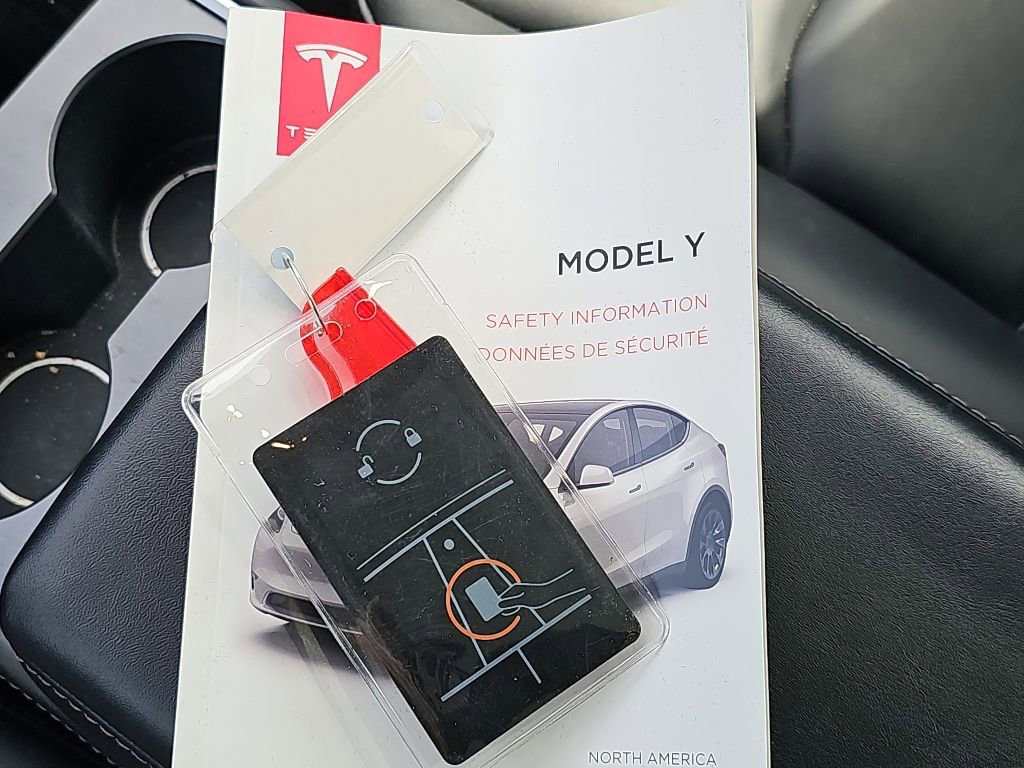 Used 2023 Tesla Model Y Long Range AWD/4WD image 5