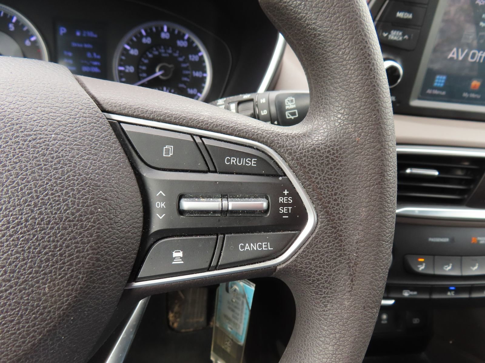 Used 2020 Hyundai Santa Fe SE image 19