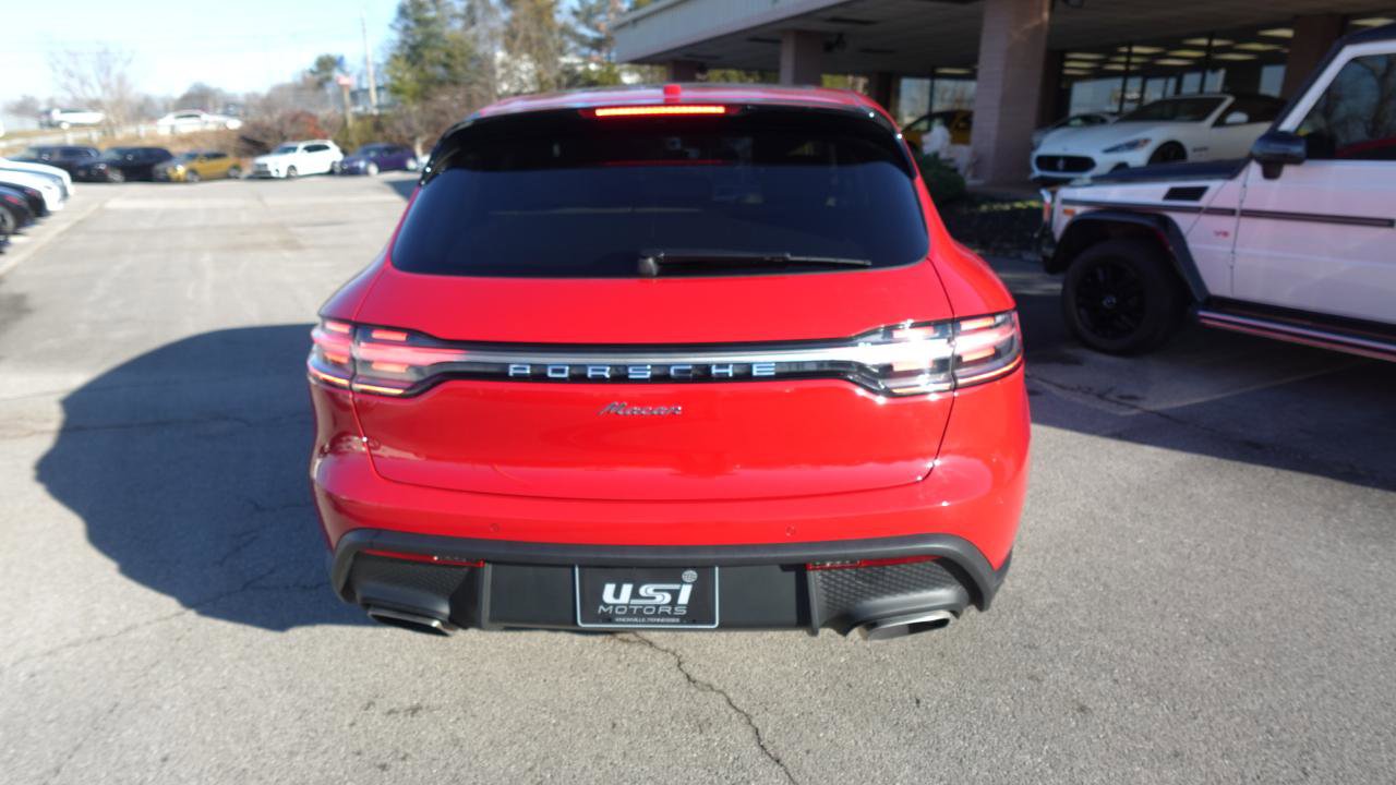 Used 2023 Porsche Macan image 3