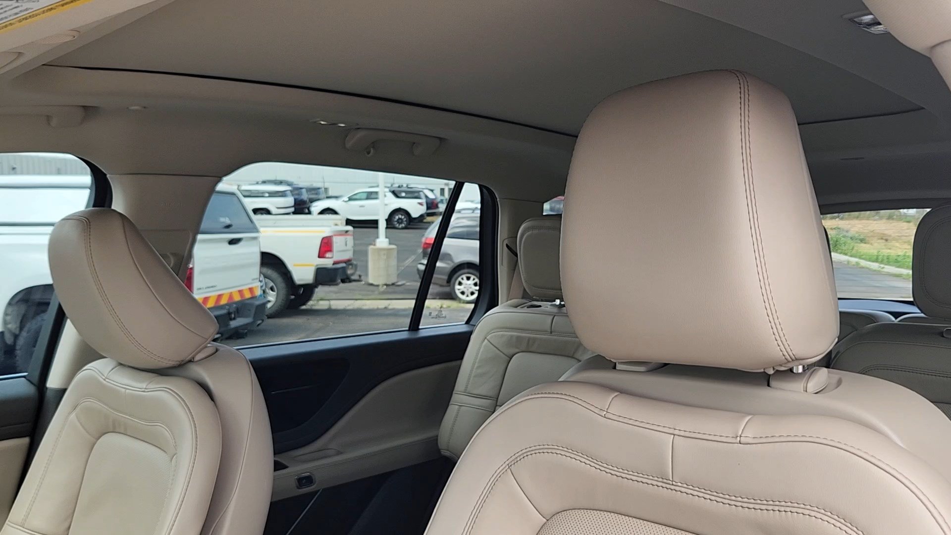 Used 2022 Lincoln Aviator Reserve w/ Equipment Group 201A RWD image 10