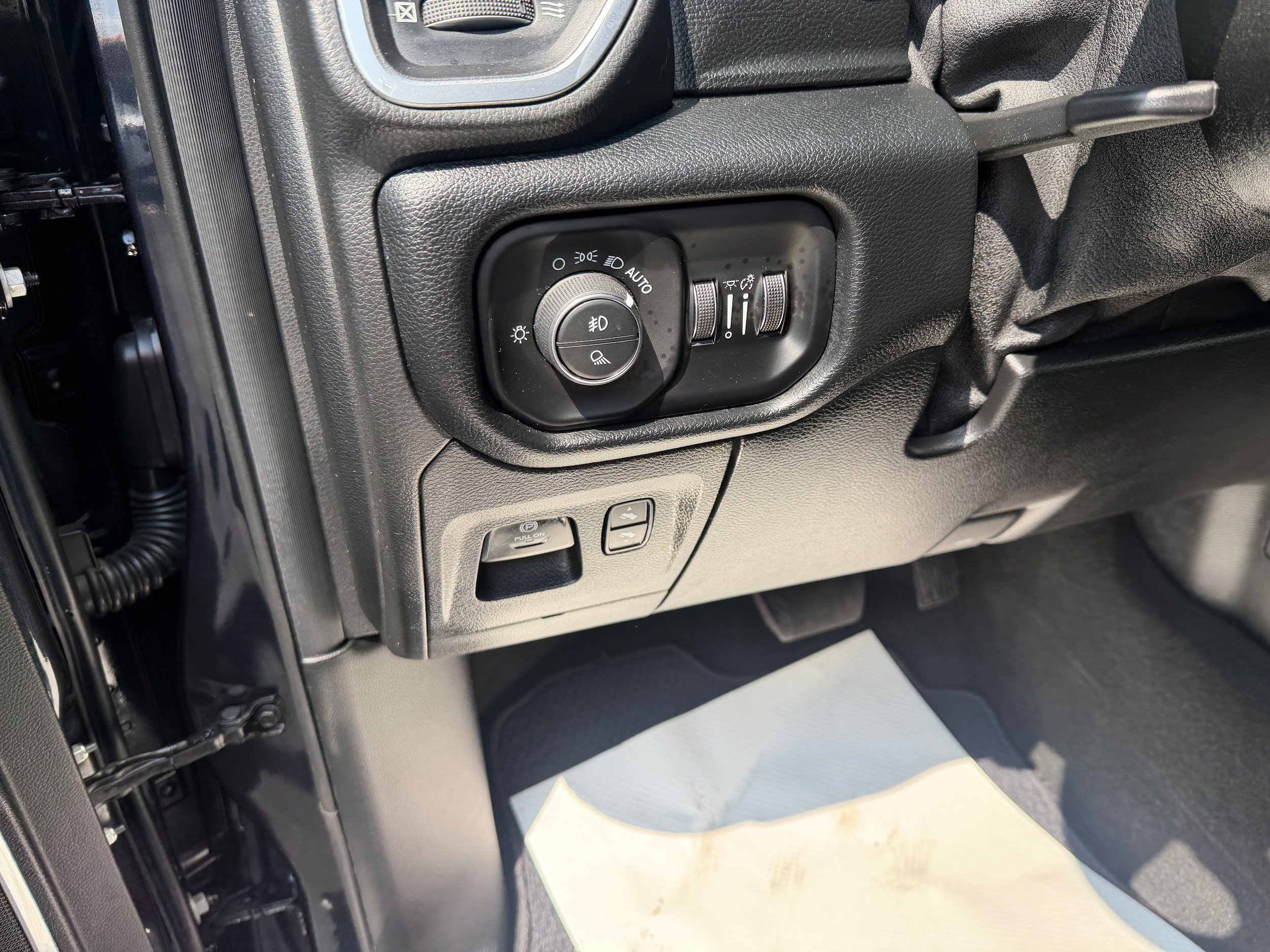 Used 2021 RAM 1500 Laramie AWD/4WD image 25