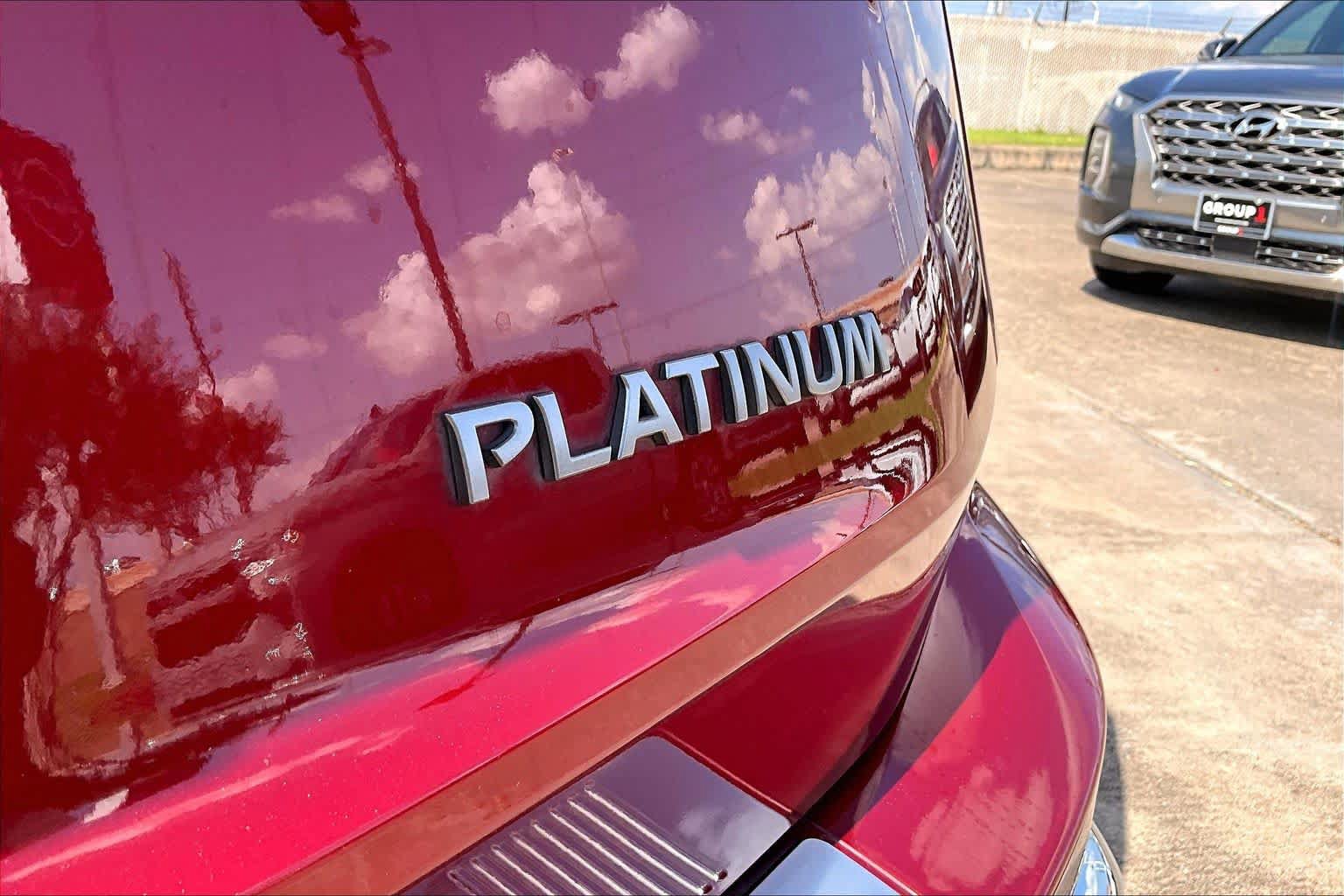 Used 2024 Nissan Rogue Platinum w/ Platinum Premium Package FWD image 10