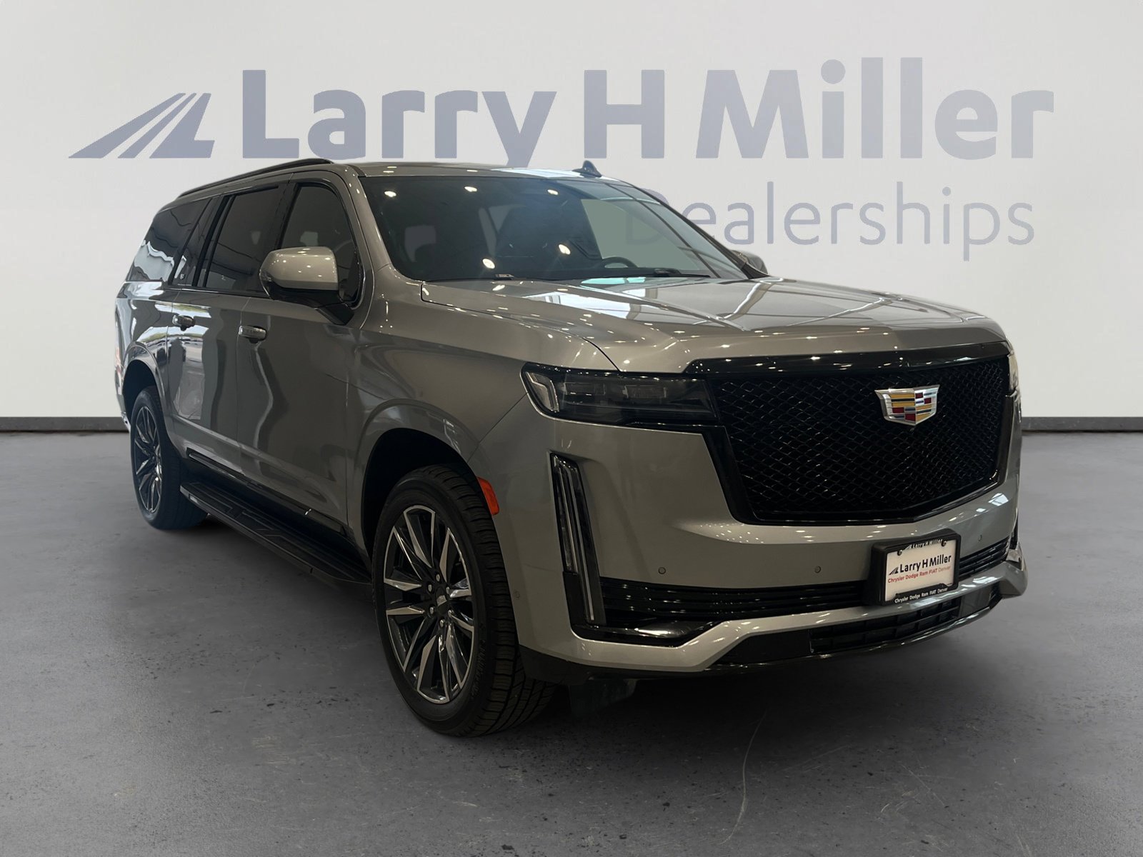 Used 2024 Cadillac Escalade ESV Sport image 7