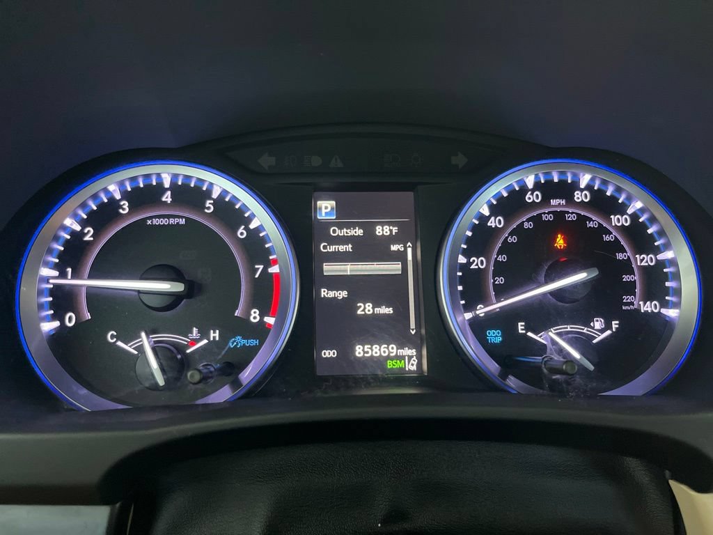 Used 2019 Toyota Highlander XLE AWD/4WD image 9