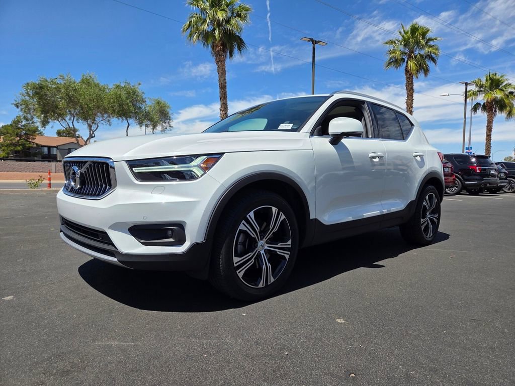 Used 2022 Volvo XC40 T5 Inscription w/ Advanced Package AWD/4WD image 2