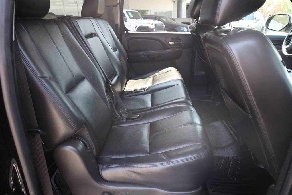 Used 2014 Chevrolet Suburban LT AWD/4WD image 18