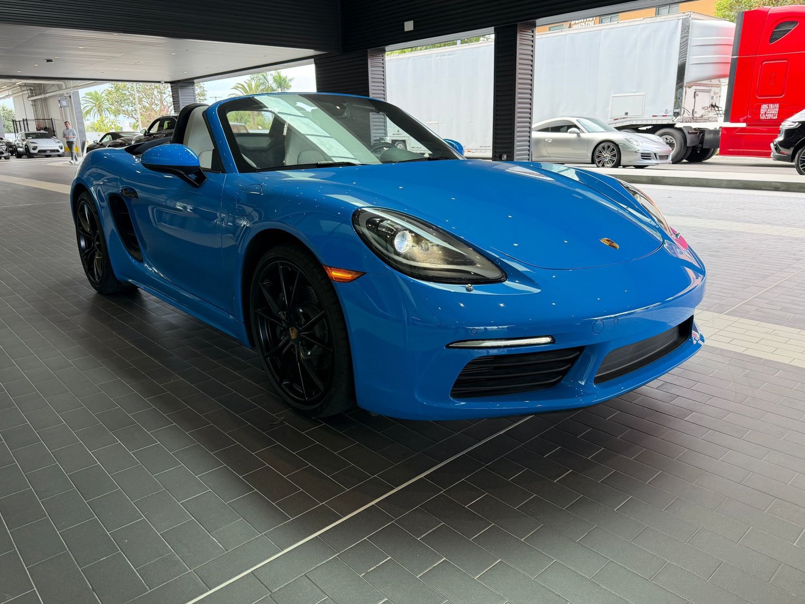Certified 2024 Porsche 718 Boxster RWD image 7