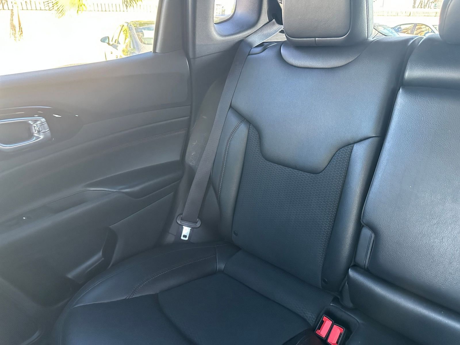 Used 2025 Jeep Compass Trailhawk AWD/4WD image 38