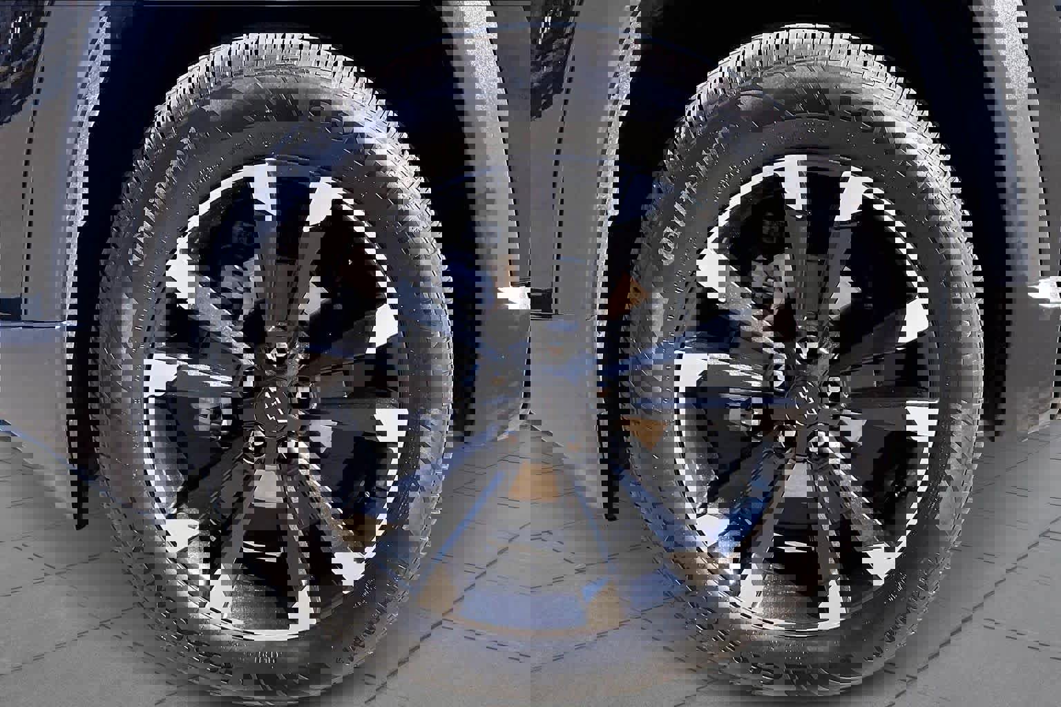 Used 2025 Chevrolet Equinox RS w/ Safety and Technology Package image 10