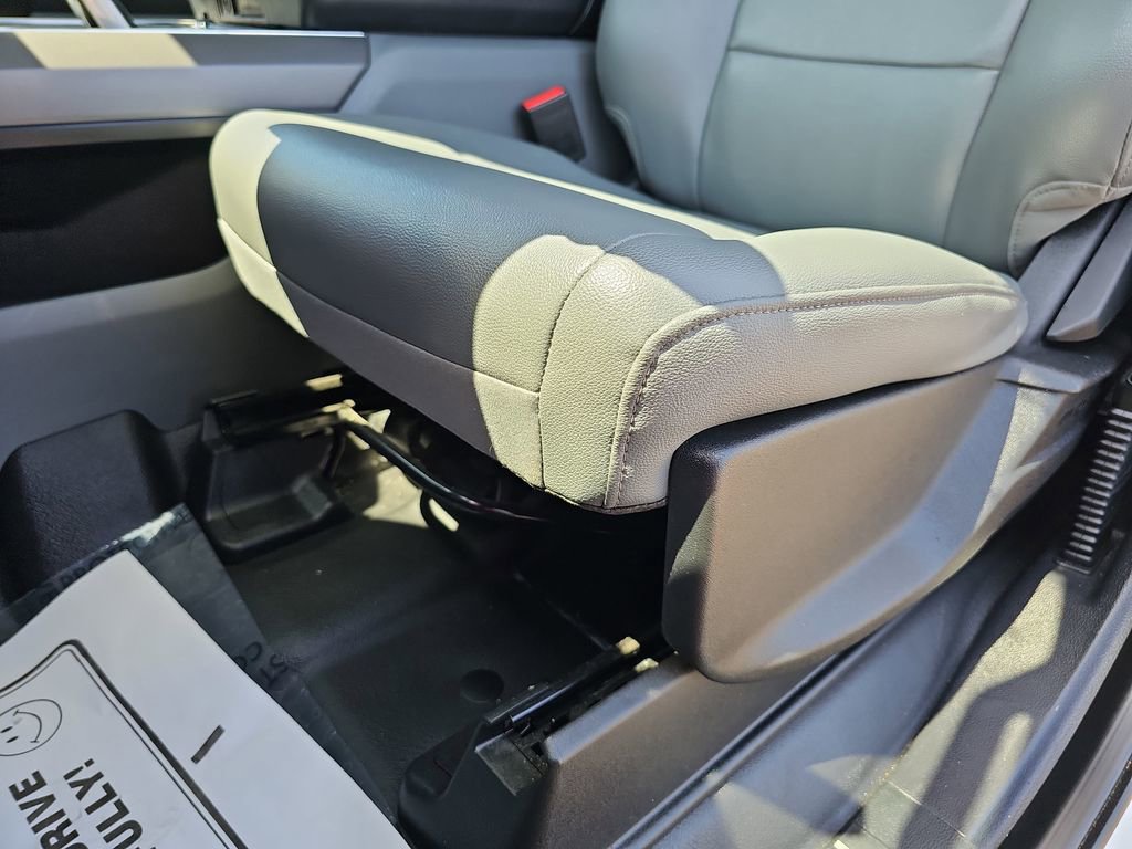 Used 2023 Ford F150 Lightning Pro image 33