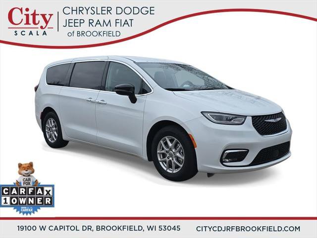 Certified 2024 Chrysler Pacifica Touring-L image 1