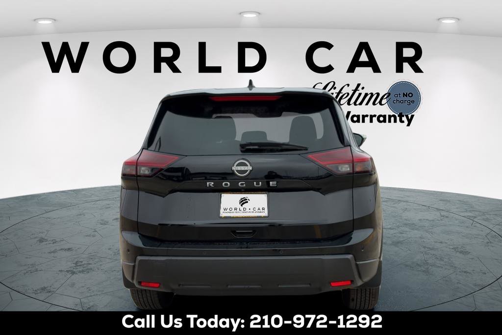 Used 2024 Nissan Rogue S image 4