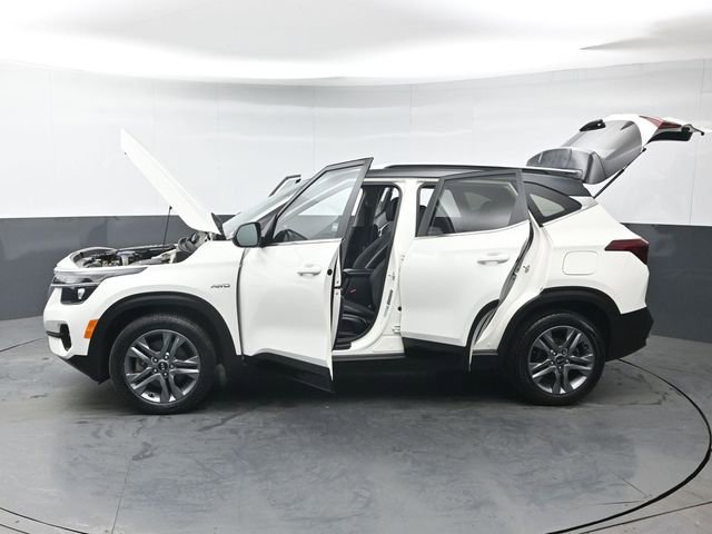 Used 2021 Kia Seltos S AWD/4WD image 38