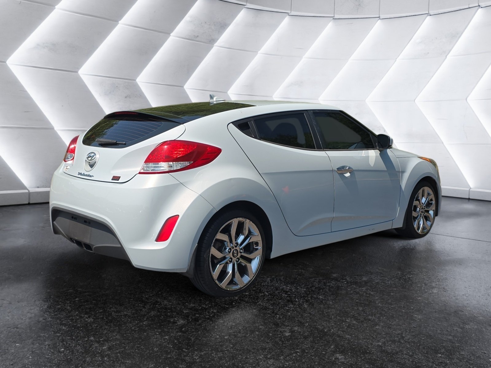 Used 2015 Hyundai Veloster RE:FLEX Edition FWD image 5