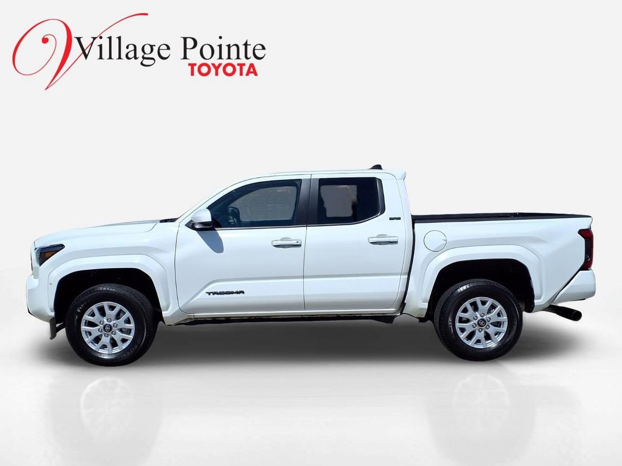 Certified 2025 Toyota Tacoma SR5 image 2