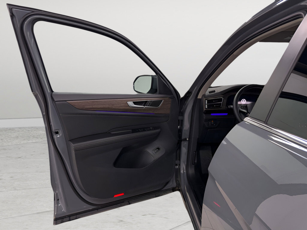 Used 2025 Volkswagen Atlas SEL image 20