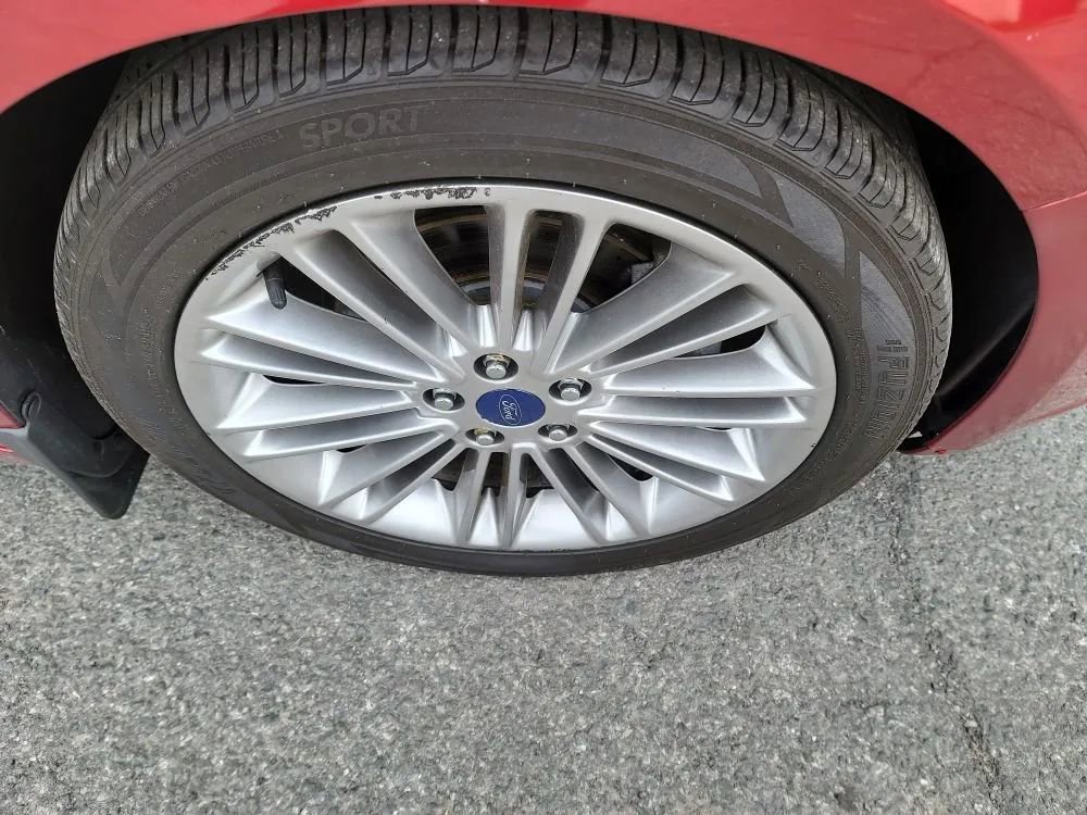 Used 2013 Ford Fusion SE FWD image 32