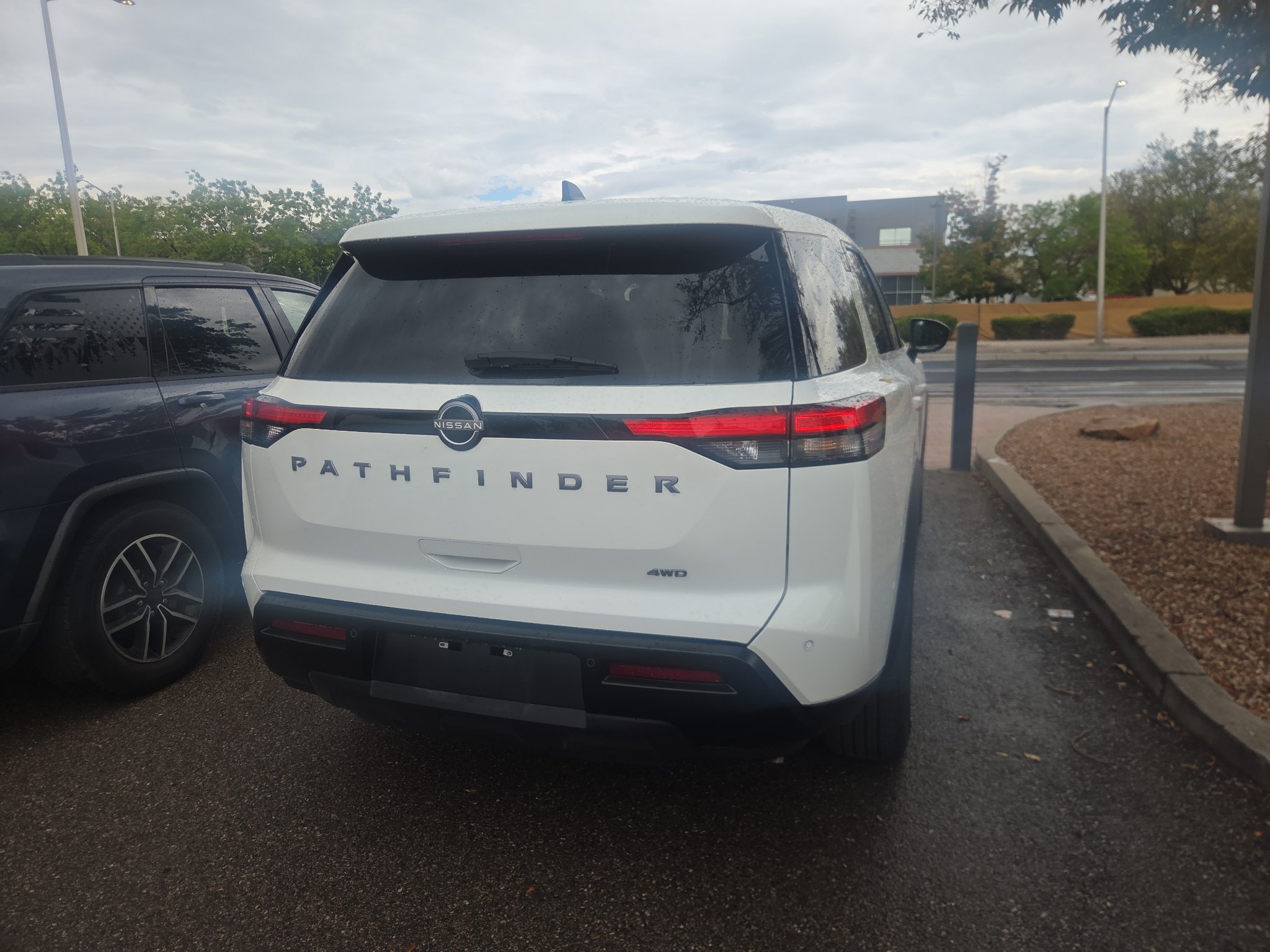 Used 2026 Nissan Pathfinder S AWD/4WD image 4