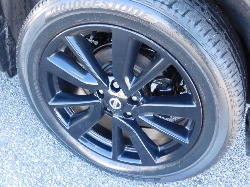 Used 2019 Nissan Rogue SL w/ Premium Package image 10