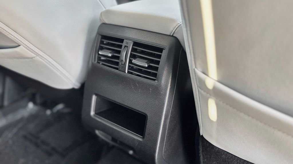 Used 2025 Mitsubishi Outlander SE FWD image 45