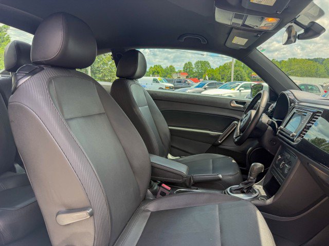Used 2018 Volkswagen Beetle 2.0T S w/ Style & Comfort Package For S FWD image 13
