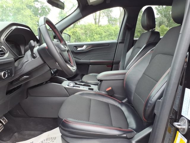 Used 2023 Ford Escape ST-Line w/ Tech Pack #1 AWD/4WD image 12
