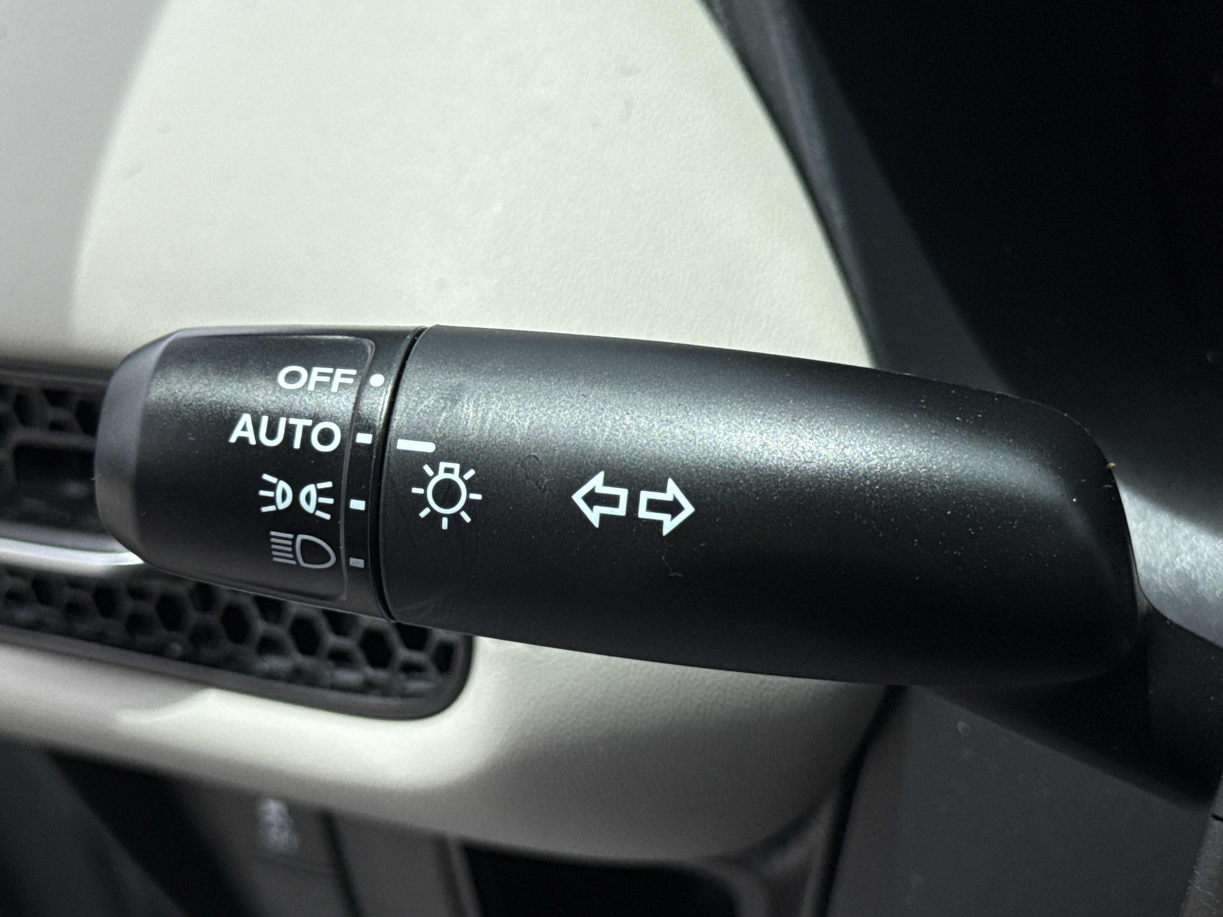 Certified 2025 Honda HR-V EX-L image 33