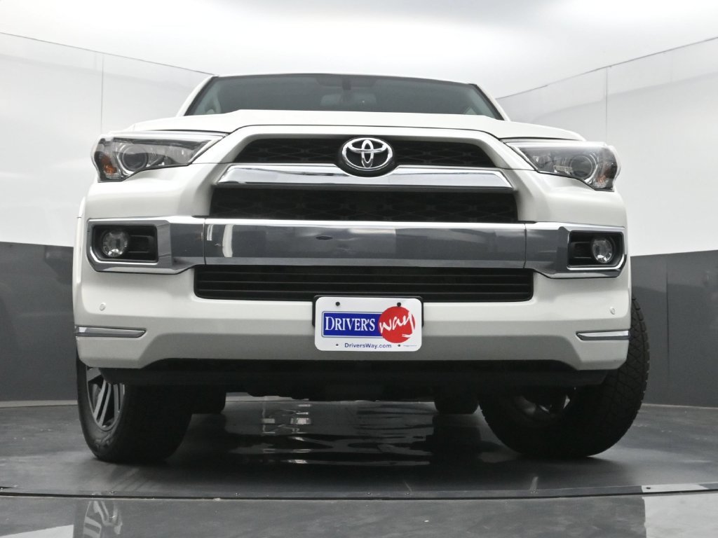 Used 2018 Toyota 4Runner Limited AWD/4WD image 26