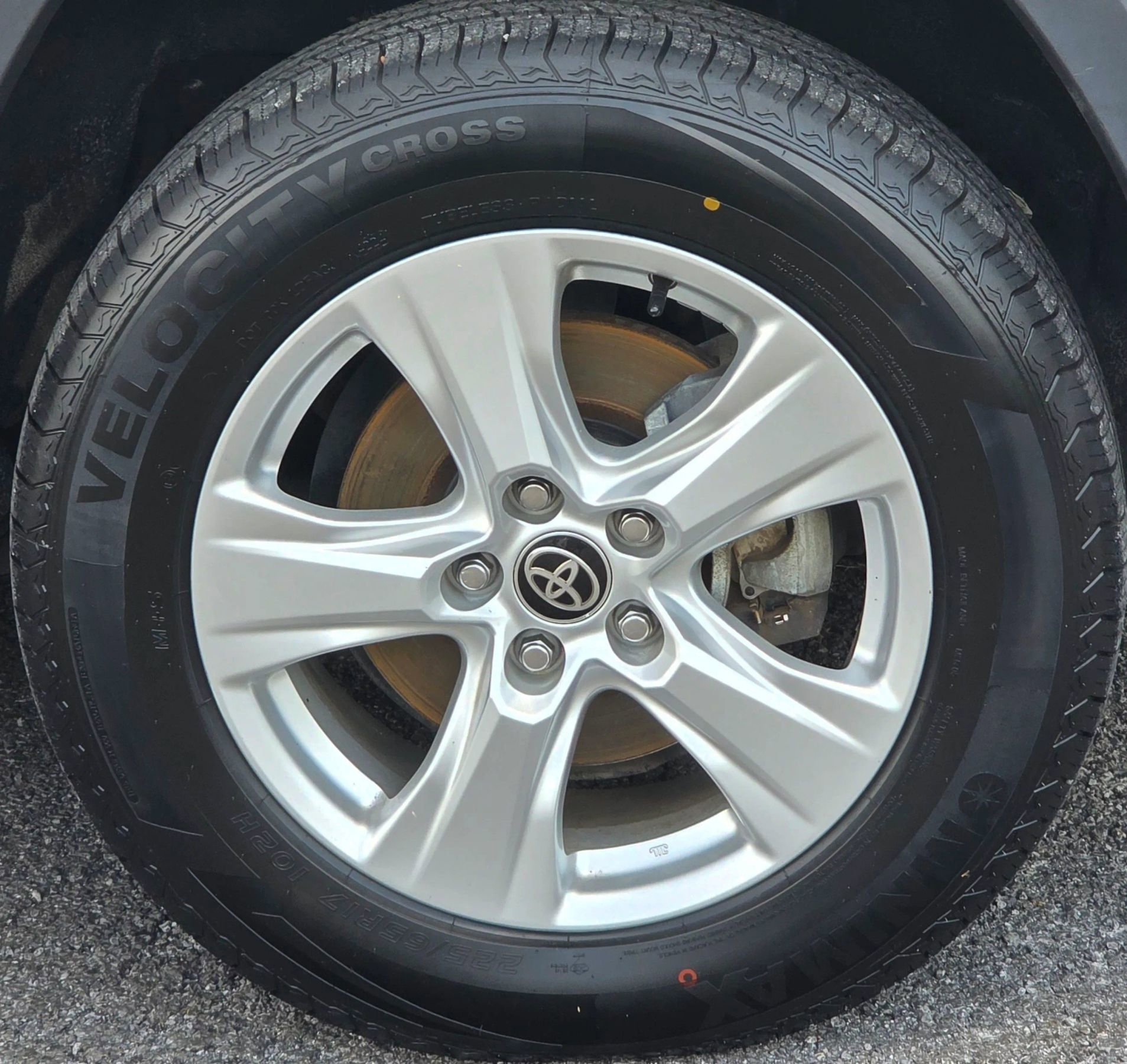 Used 2021 Toyota RAV4 XLE image 23