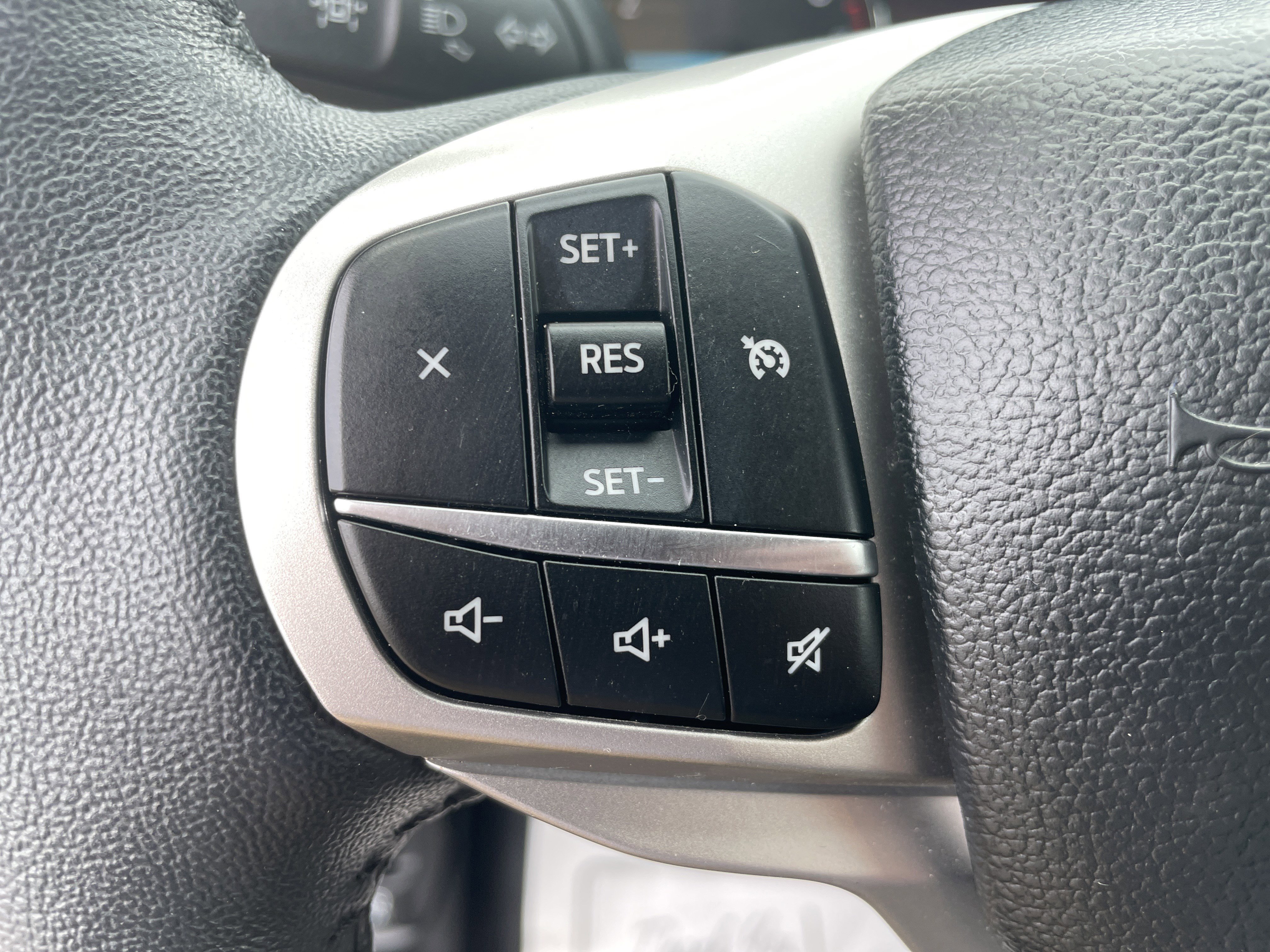 Used 2023 Ford Explorer XLT w/ Equipment Group 202A image 15