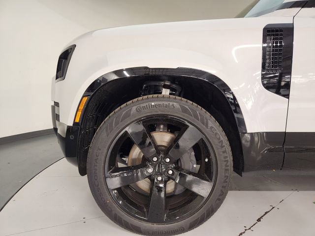 New 2026 Land Rover Defender 130 X-Dynamic SE image 10