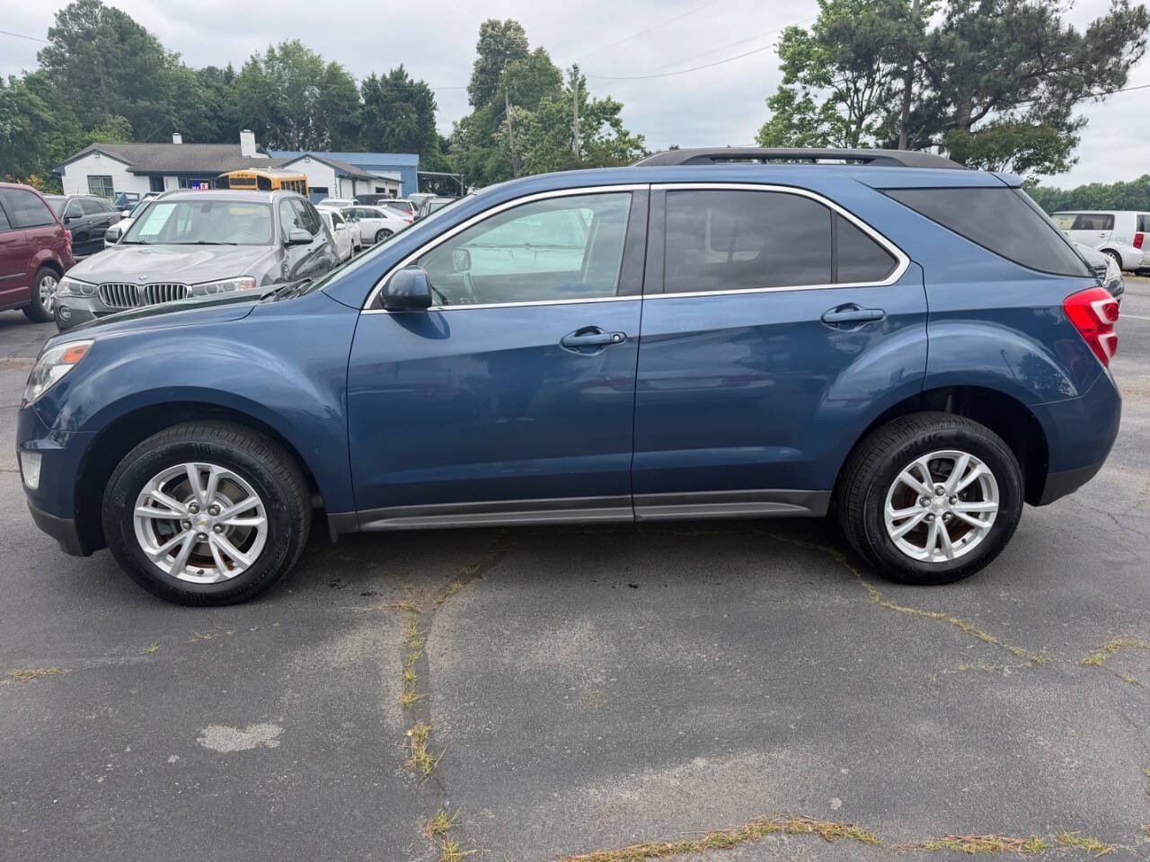 Used 2017 Chevrolet Equinox LT w/ Convenience Package AWD/4WD image 5