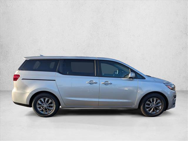 Used 2019 Kia Sedona LX image 4