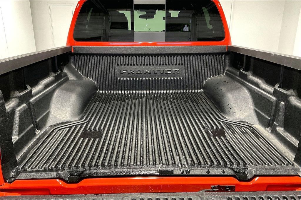 Used 2025 Nissan Frontier PRO-4X image 35