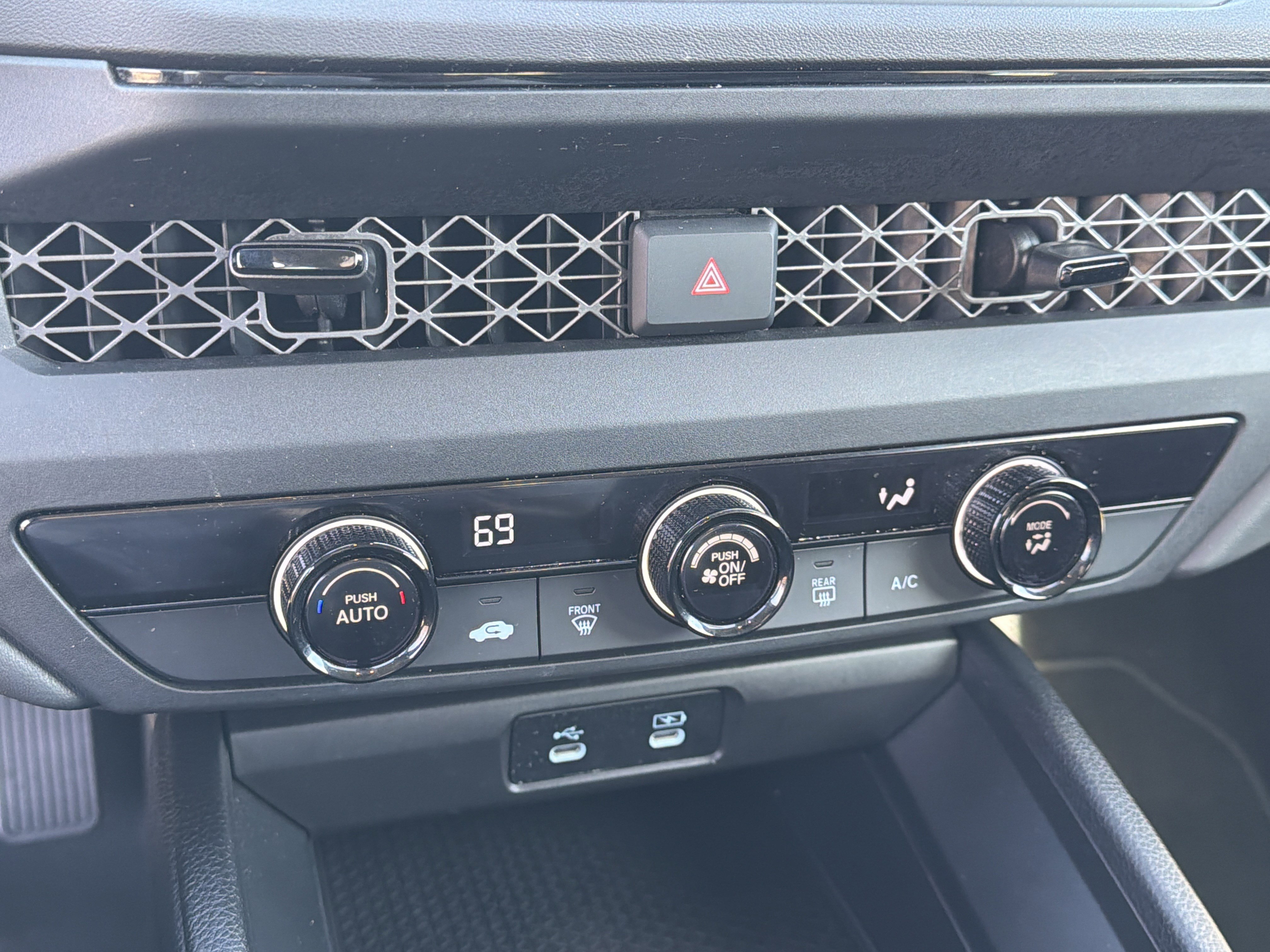 Certified 2025 Honda Accord LX image 6